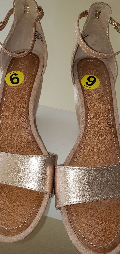 Two tone wedge sandals